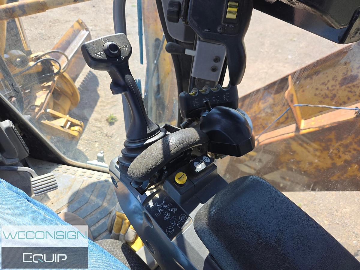 Used 2014 CAT 140M Grader