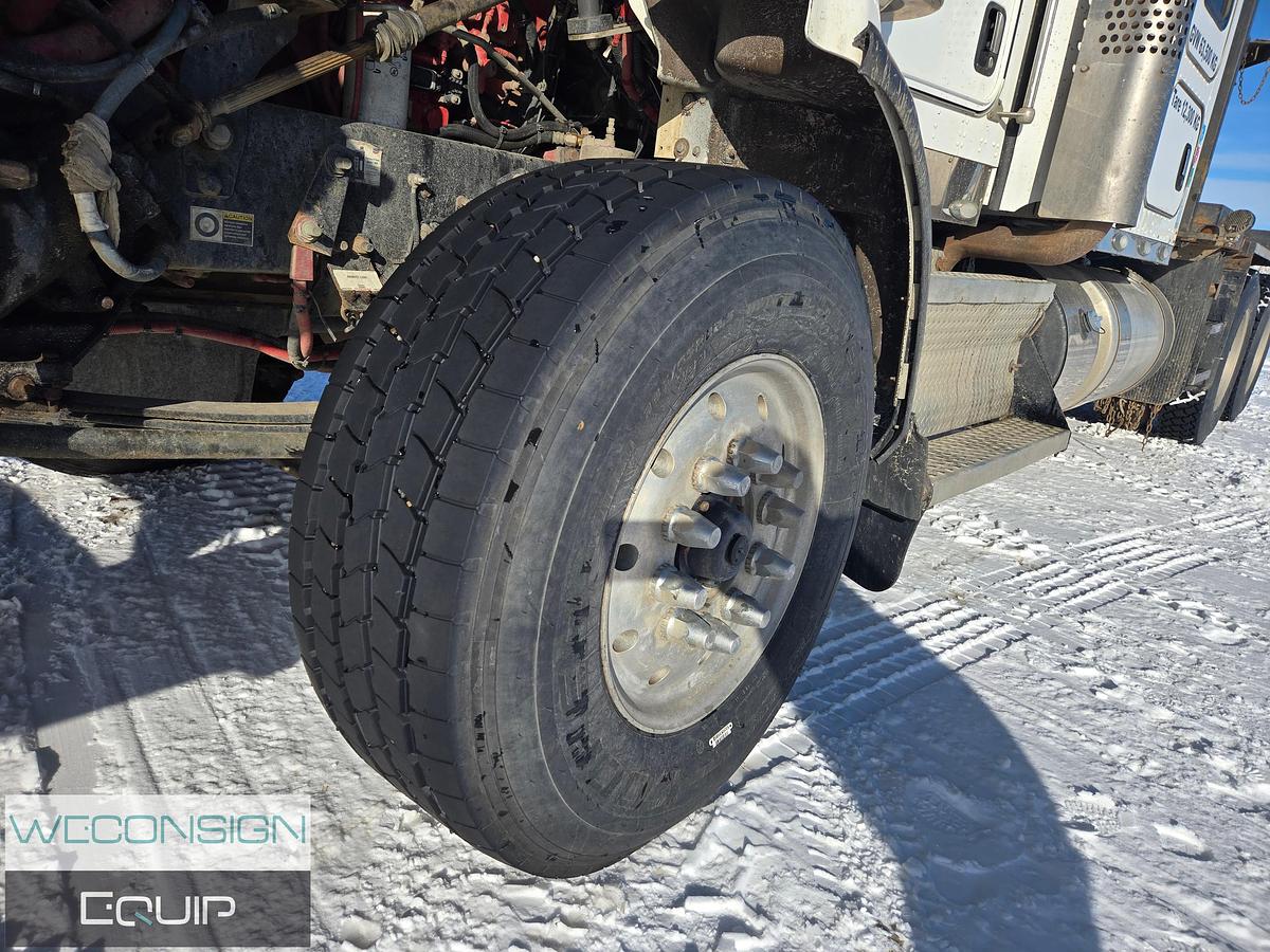 Used 2019 Kenworth T800 Winch Truck