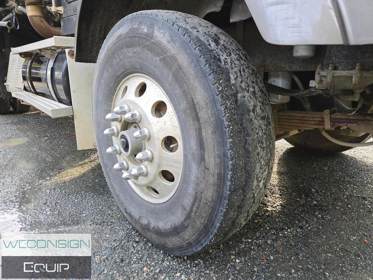 Used 1988 Kenworth T800 TA Water Truck