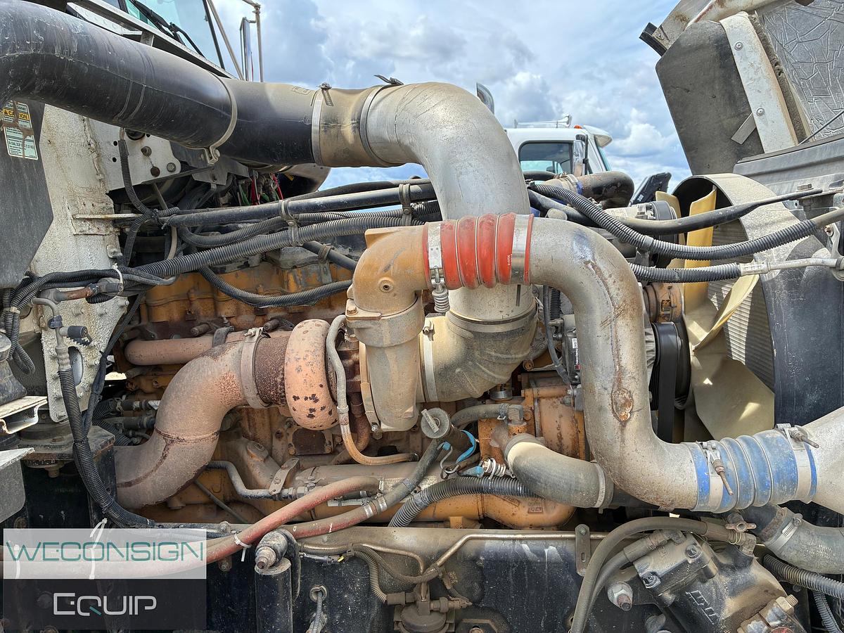 Used 2004 Freightliner FLD120 Snubbing Rig Truck