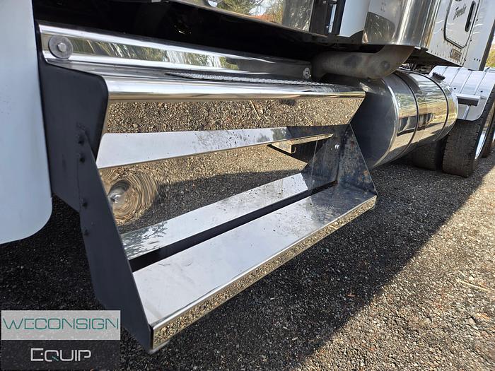 Used 2011 Kenworth W900L