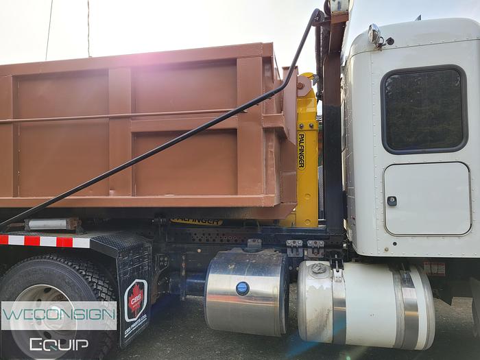 Used 2019 Peterbilt 367 Tandem Roll Off Truck