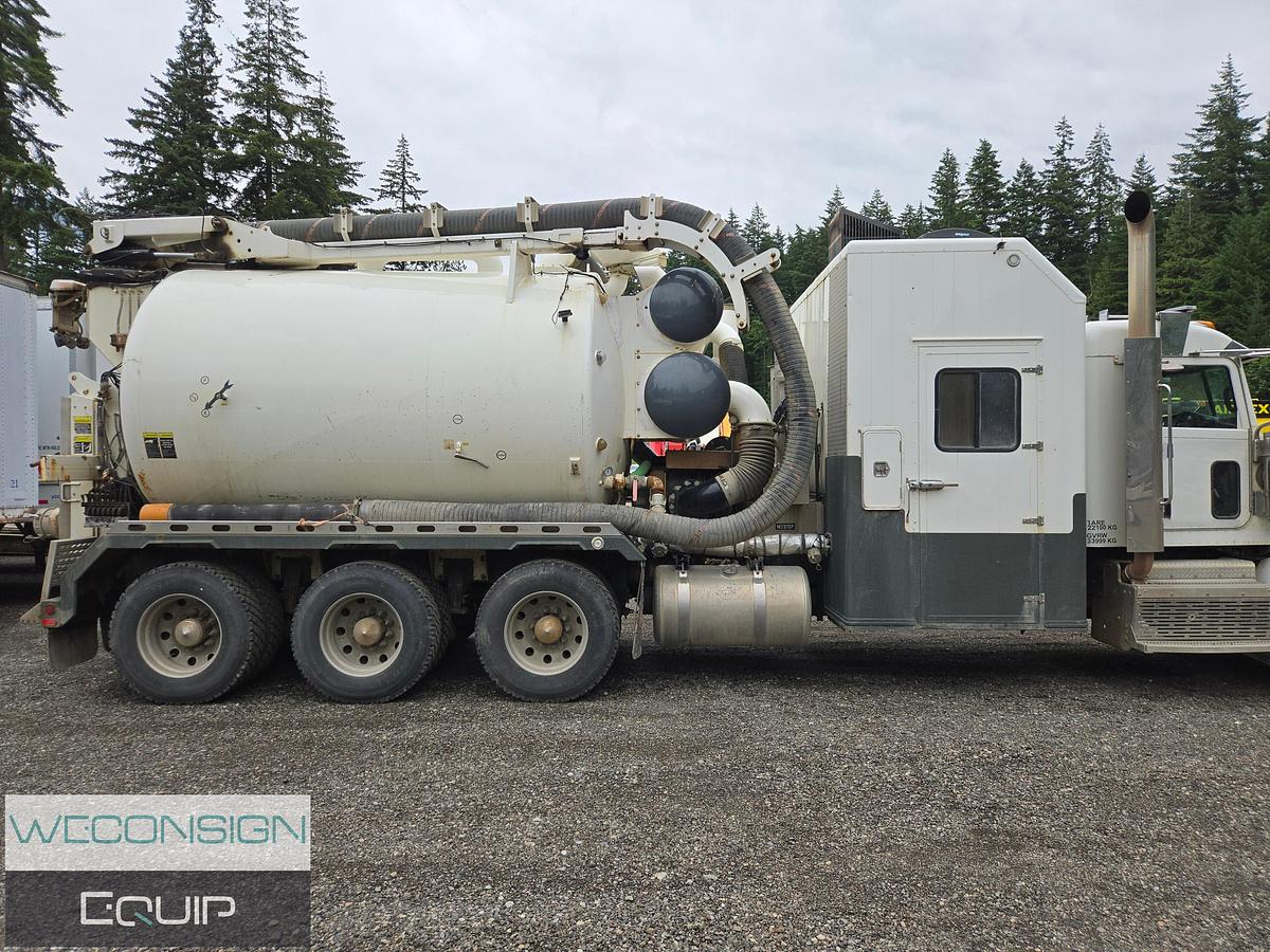 Used 2015 Peterbilt Tri-Axle Hydrovac