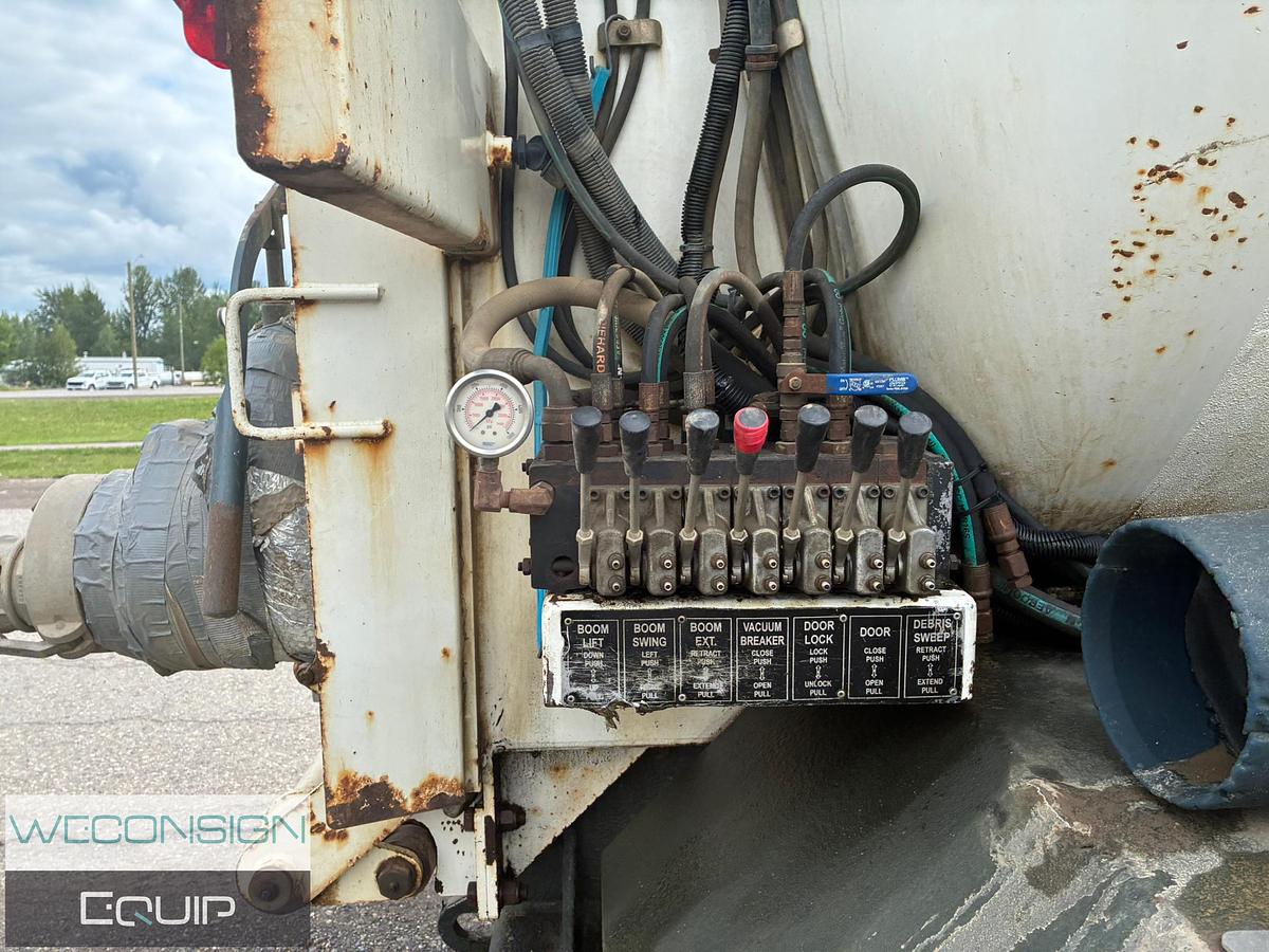 Used 2016 Kenworth T800 Tri Axle Hydrovac