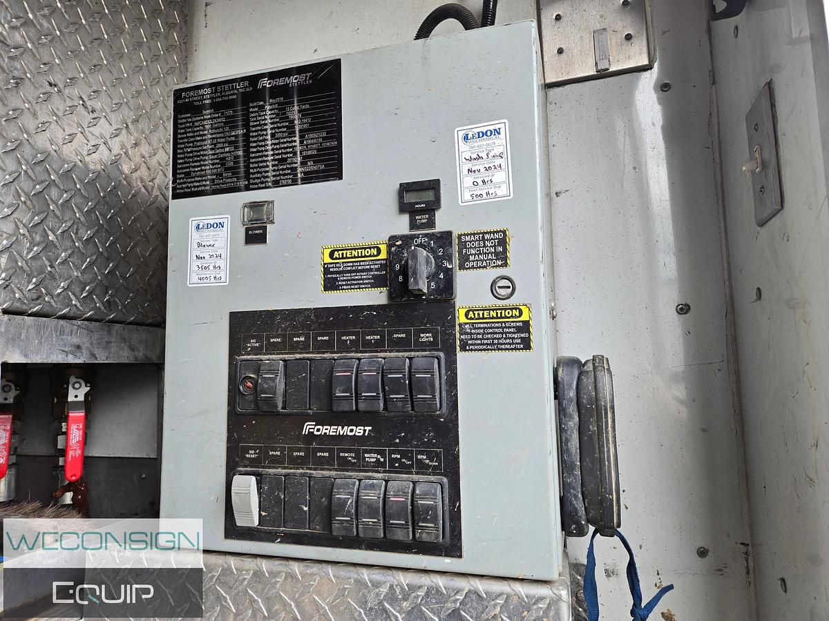 Used 2020 Peterbilt 567 Tri Drive Hydro Excavator