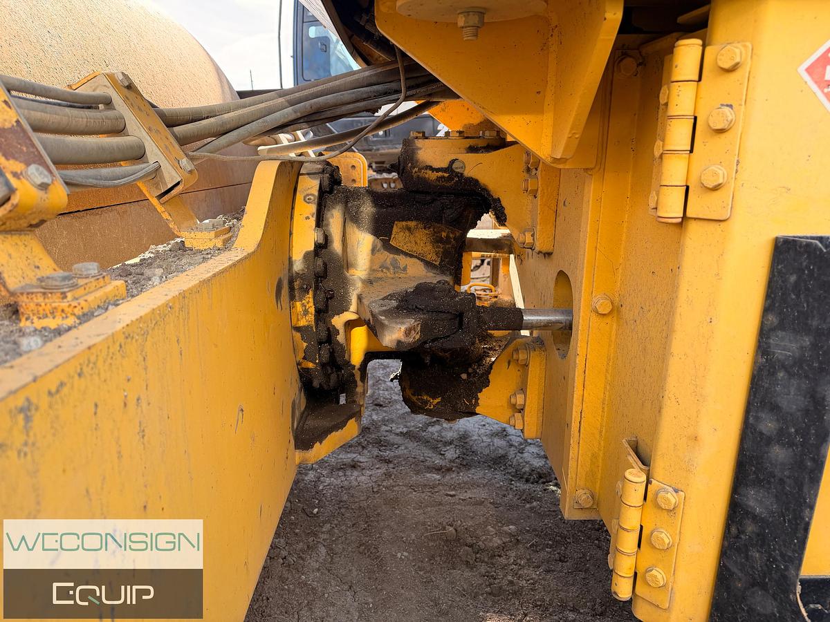 Used 2014 Sakai SV540T 84" Compactor