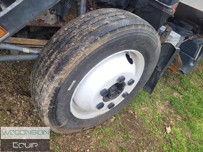 Used 2011 Isuzu NPR 18' Box/Van