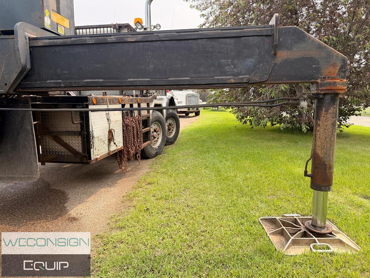Used 2007 Freightliner FLD120SD 35 Ton Knuckle Boom Truck