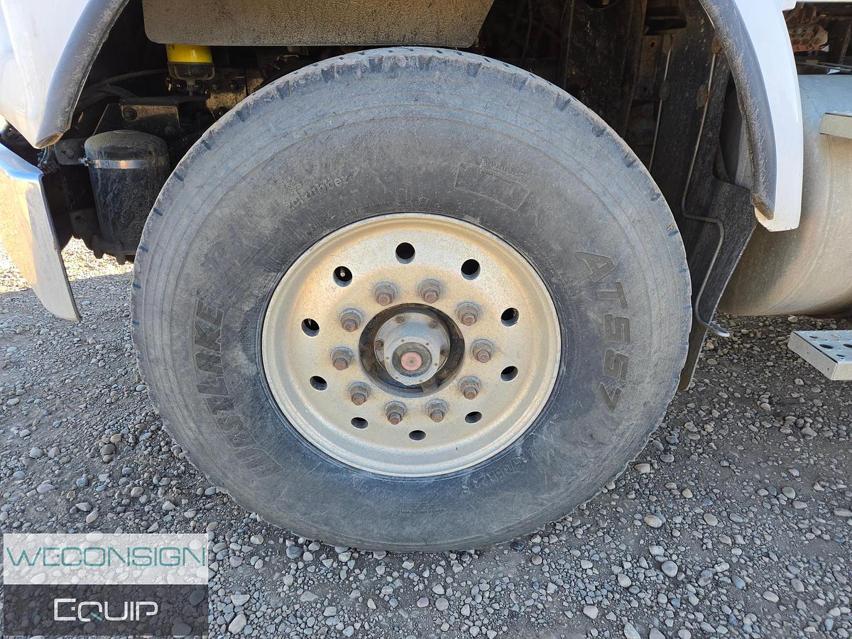 Used 2009 Freightliner FLD120SD Picker Truck