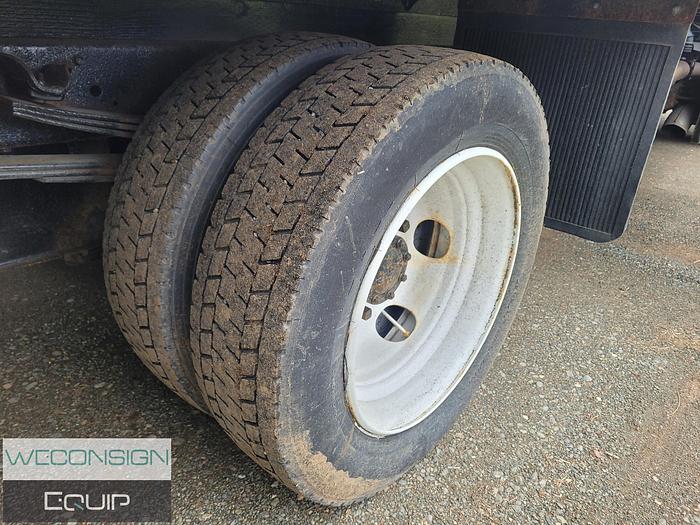 Used 2011 Isuzu NPR 18' Box/Van