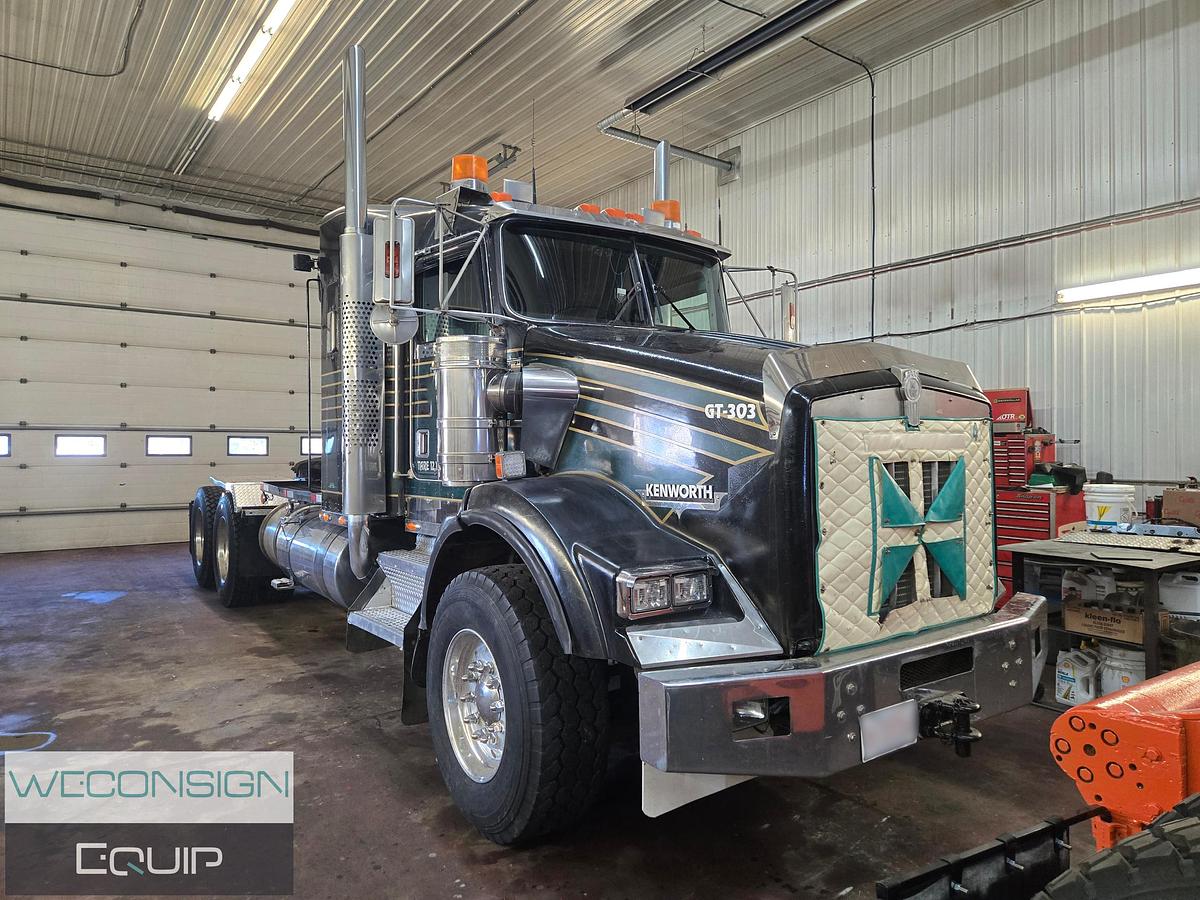 Used 1999 Kenworth T800 38" Sleeper
