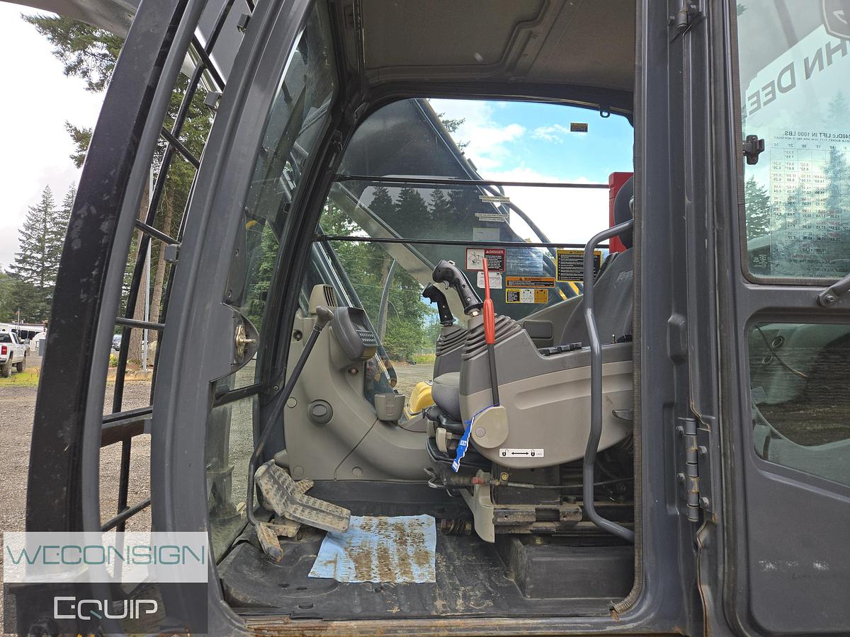 Used 2007 John Deere 240D Excavator