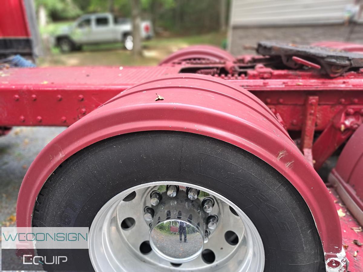 Used 2006 Kenworth W900L Sleeper Tractor