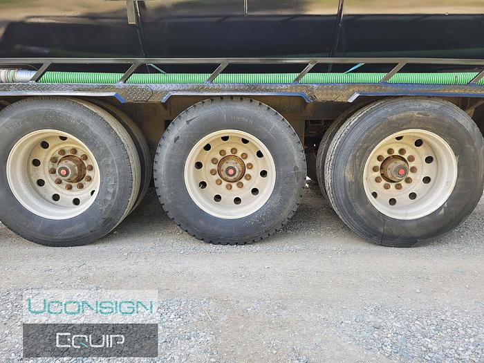 Used 2004 Park / Provac Vacuum Trailer