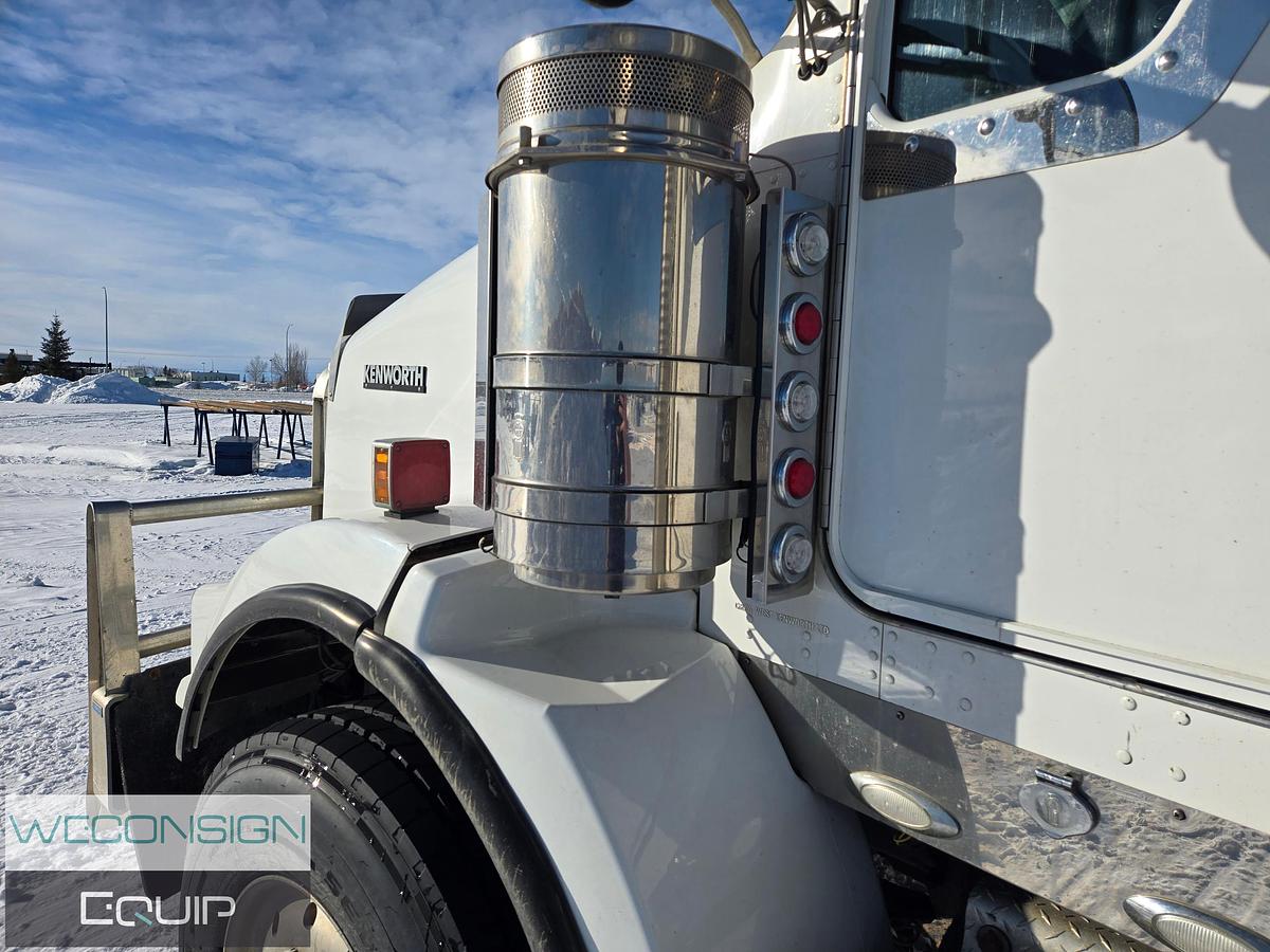 Used 2019 Kenworth T800 Winch Truck