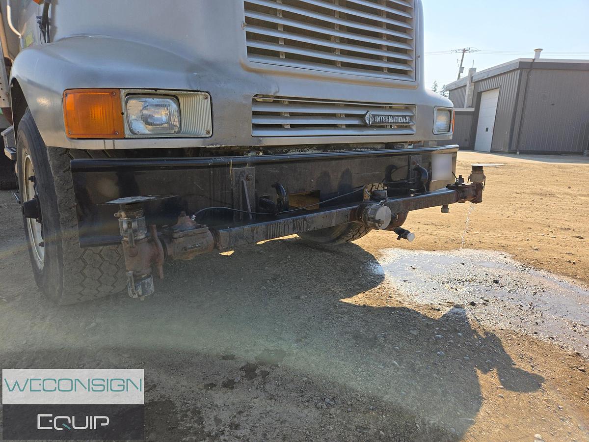 Used 1997 International 4,000 Gallon Water Truck