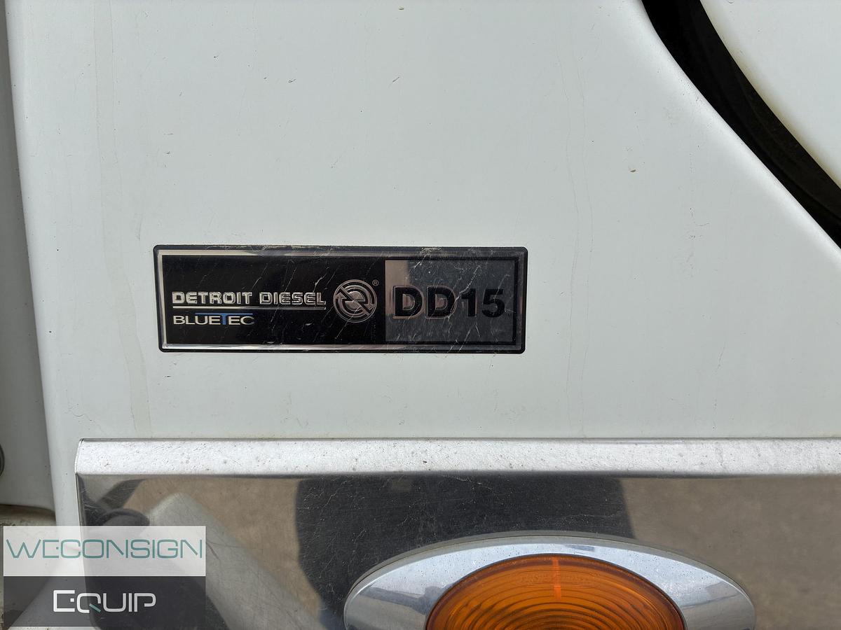 Used 2011 Freightliner Coronado SD Fuel and Lube Truck