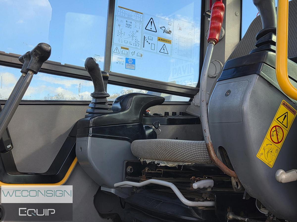Used 2016 Volvo EXR58D Excavator