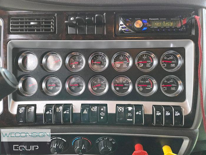 Used 2011 Kenworth T800 Heavy Spec Tandem Wet Kit Tractor