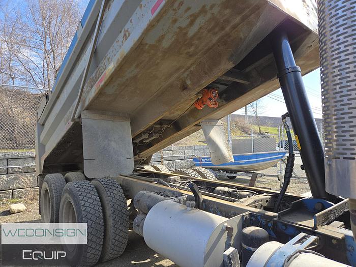 Used 2005 Freightliner M2112 TA Dump Truck