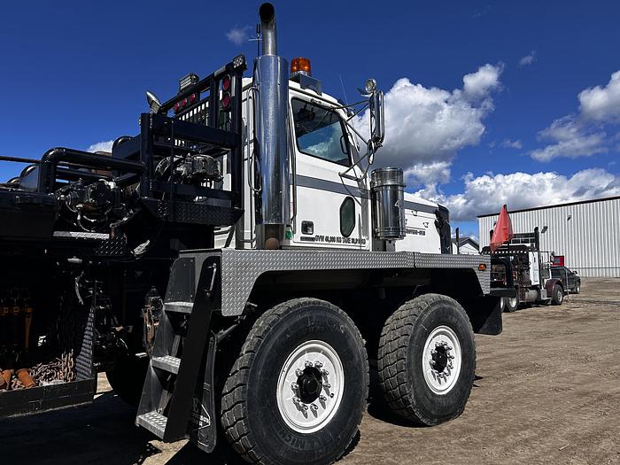 Used 2013 Western Star 6900XD Bed/Deck Truck