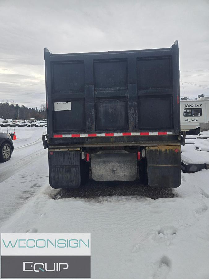 Used 2002 Peterbilt 378 Dump Truck