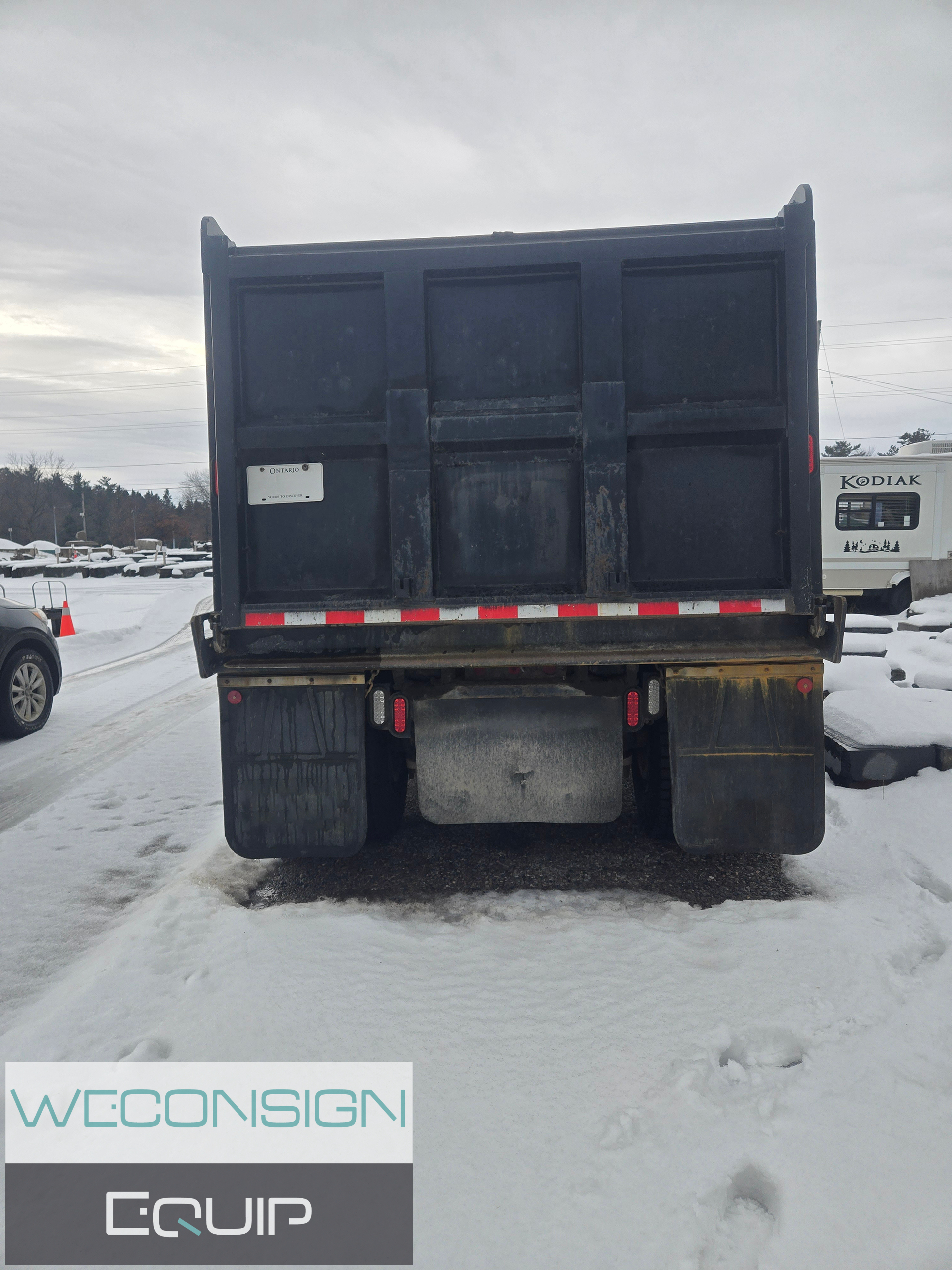 Used 2002 Peterbilt 378 Dump Truck
