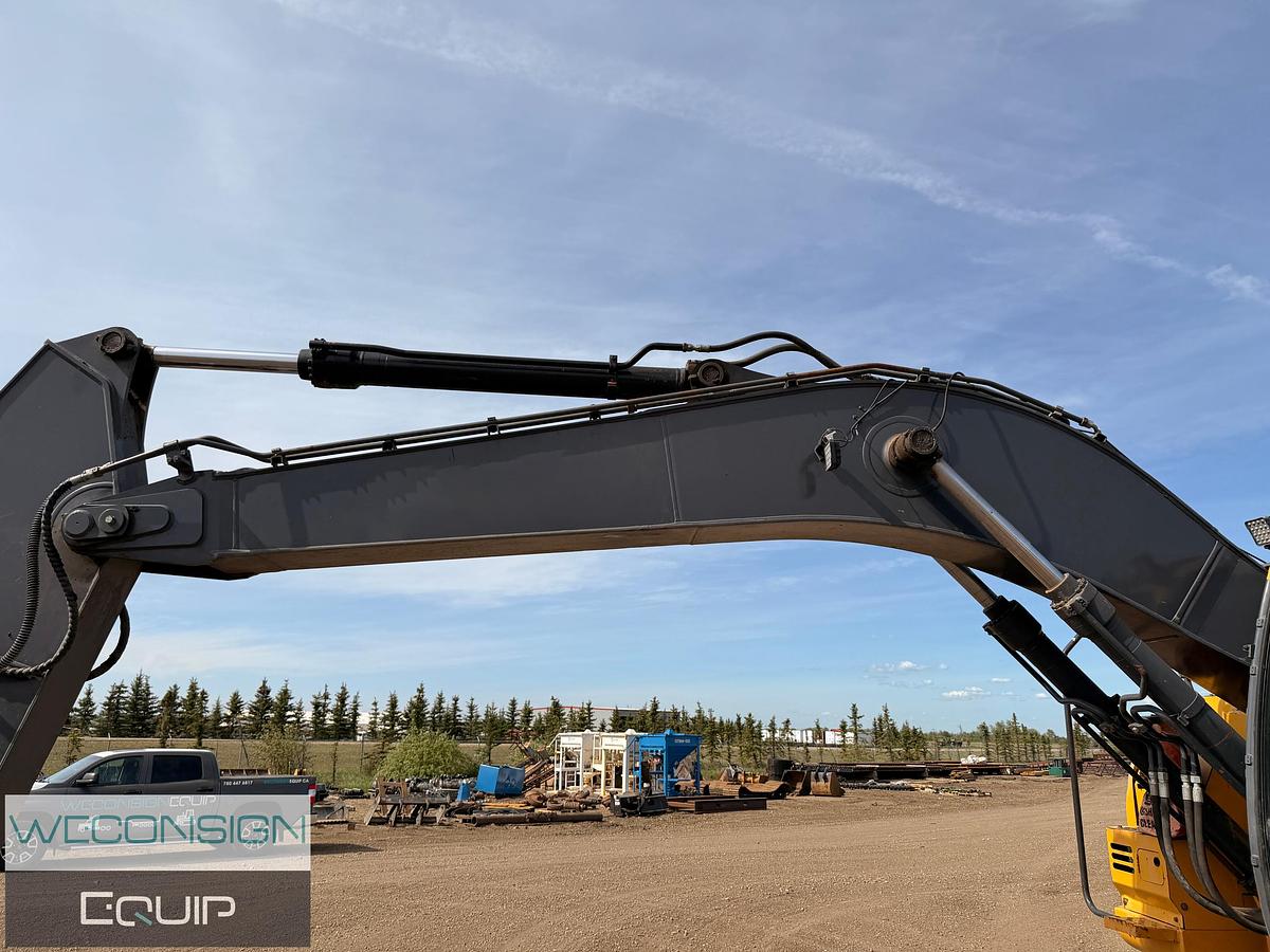 Used GTH-10 2015 John Deere 245G LC Excavator