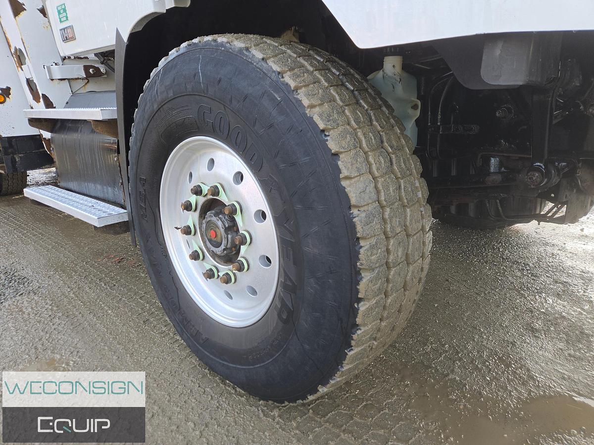 Used 2013 Freightliner 114SD TA Digger Truck