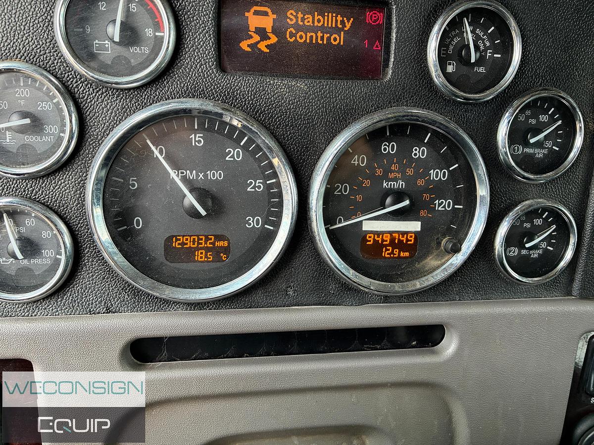 Used 2016 Peterbilt 367 Winch Truck