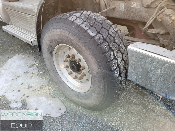 Used 2019 Peterbilt 367 Tandem Roll Off Truck