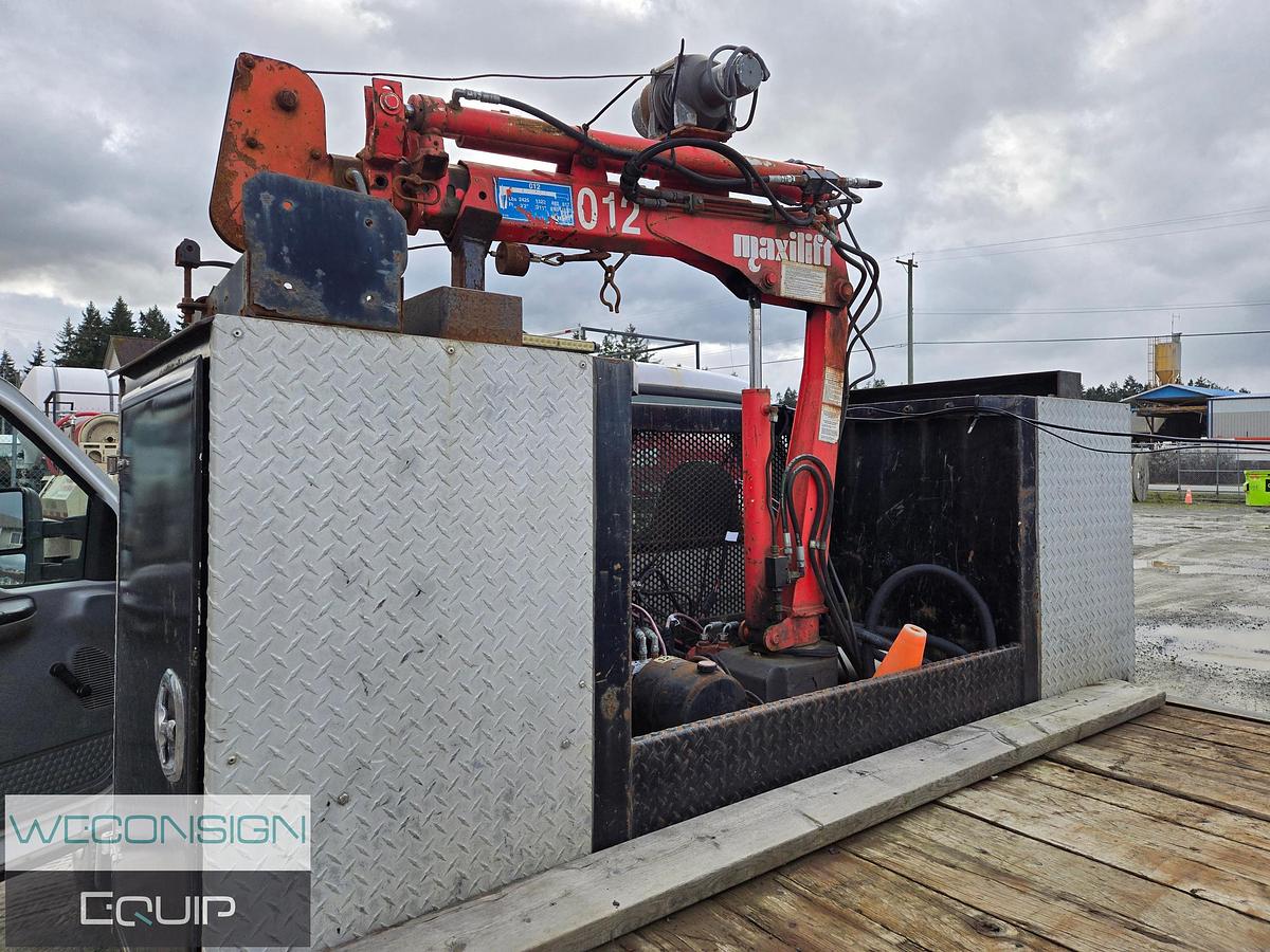 Used 2006 Ford F450 XL Flat Deck Knuckle Boom Truck