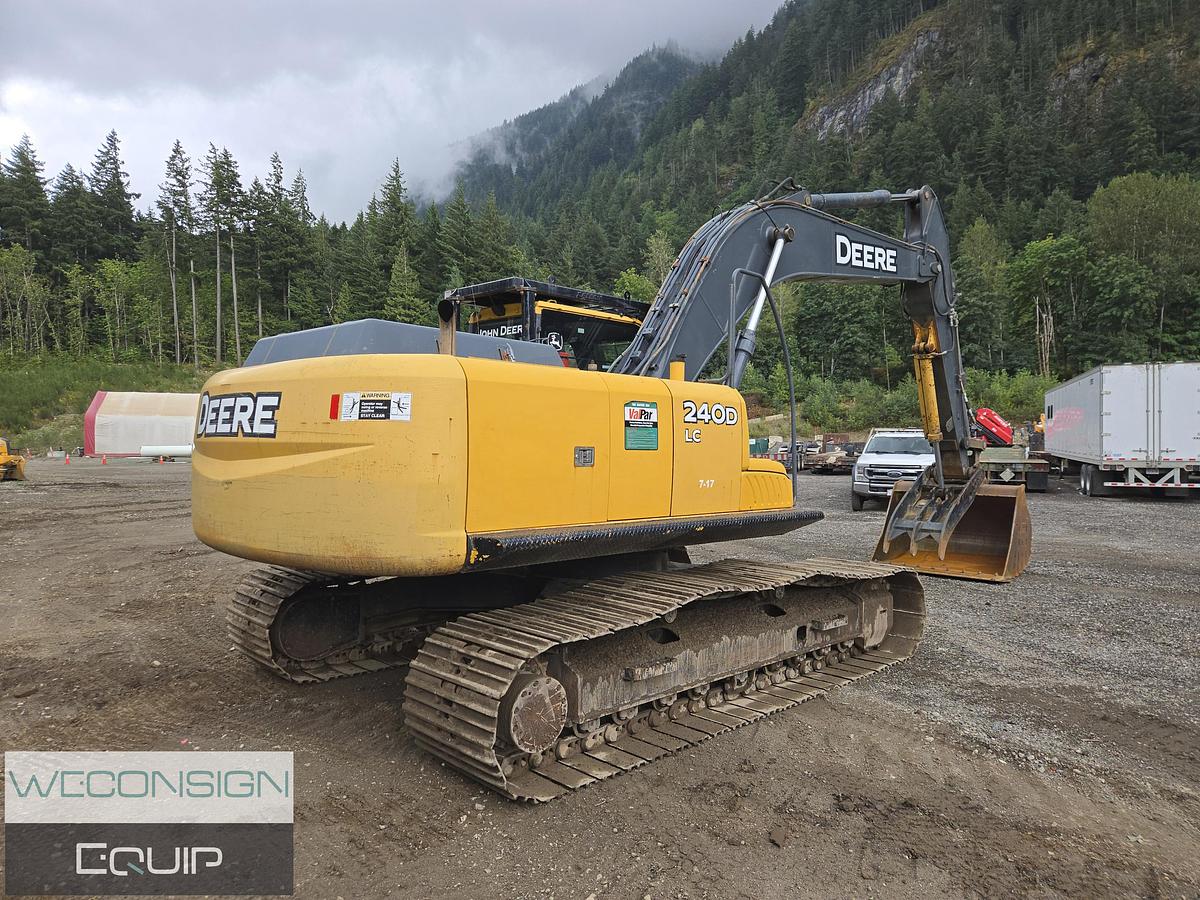 Used 2007 John Deere 240D Excavator