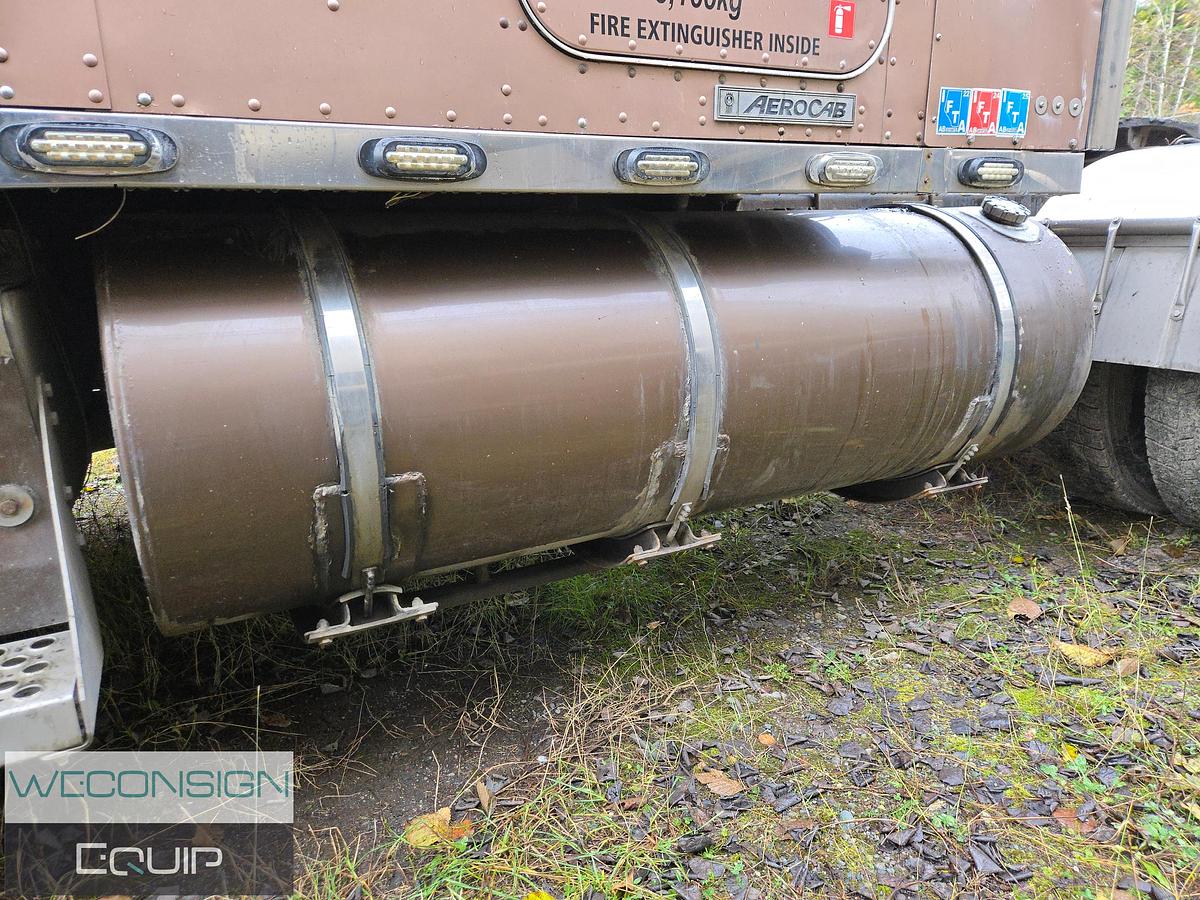 Used 2009 Kenworth W900L TA Sleeper Truck Tractor