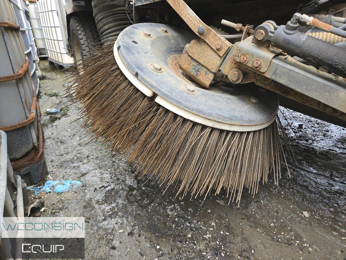 Used 2012 Isuzu NQR Single Axle Sweeper Truck