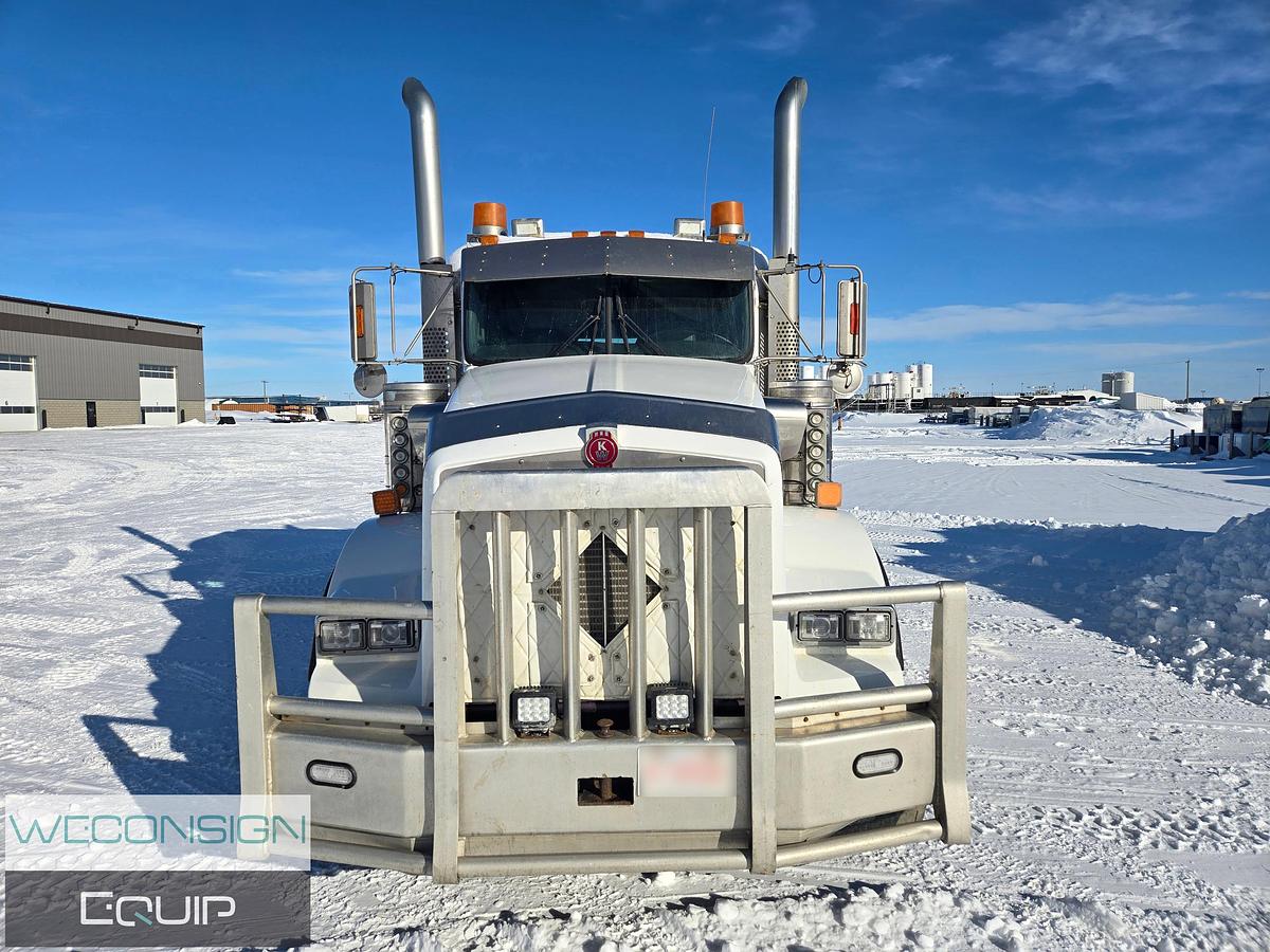 Used 2019 Kenworth T800 Winch Truck