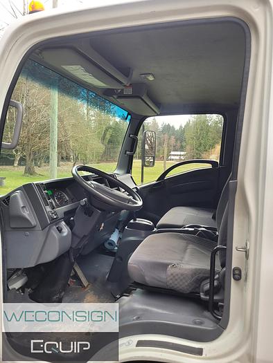 Used 2011 Isuzu NPR 18' Box/Van