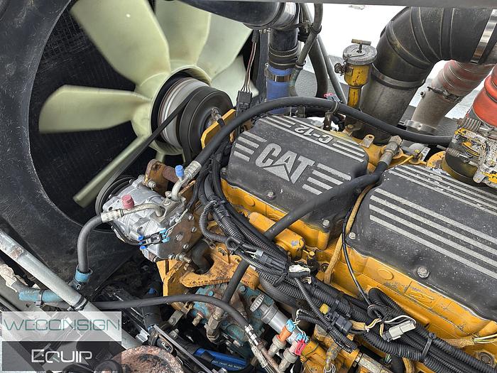 Used 2004 Kenworth C500B Bed Truck