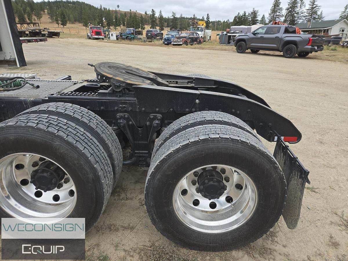 Used 2006 Kenworth W900B Sleeper Truck Tractor