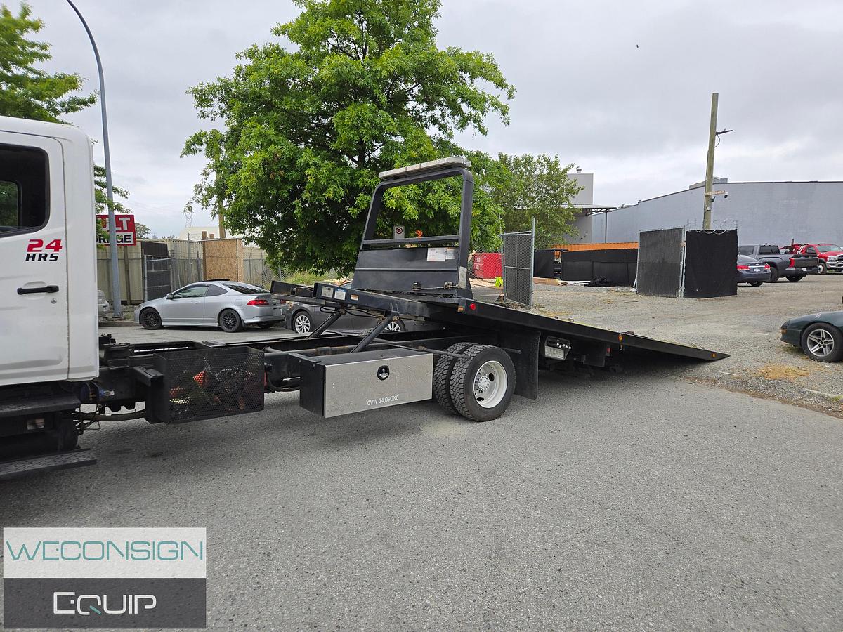 Used 2013 Hino Single Axle Rollback / Tow Truck