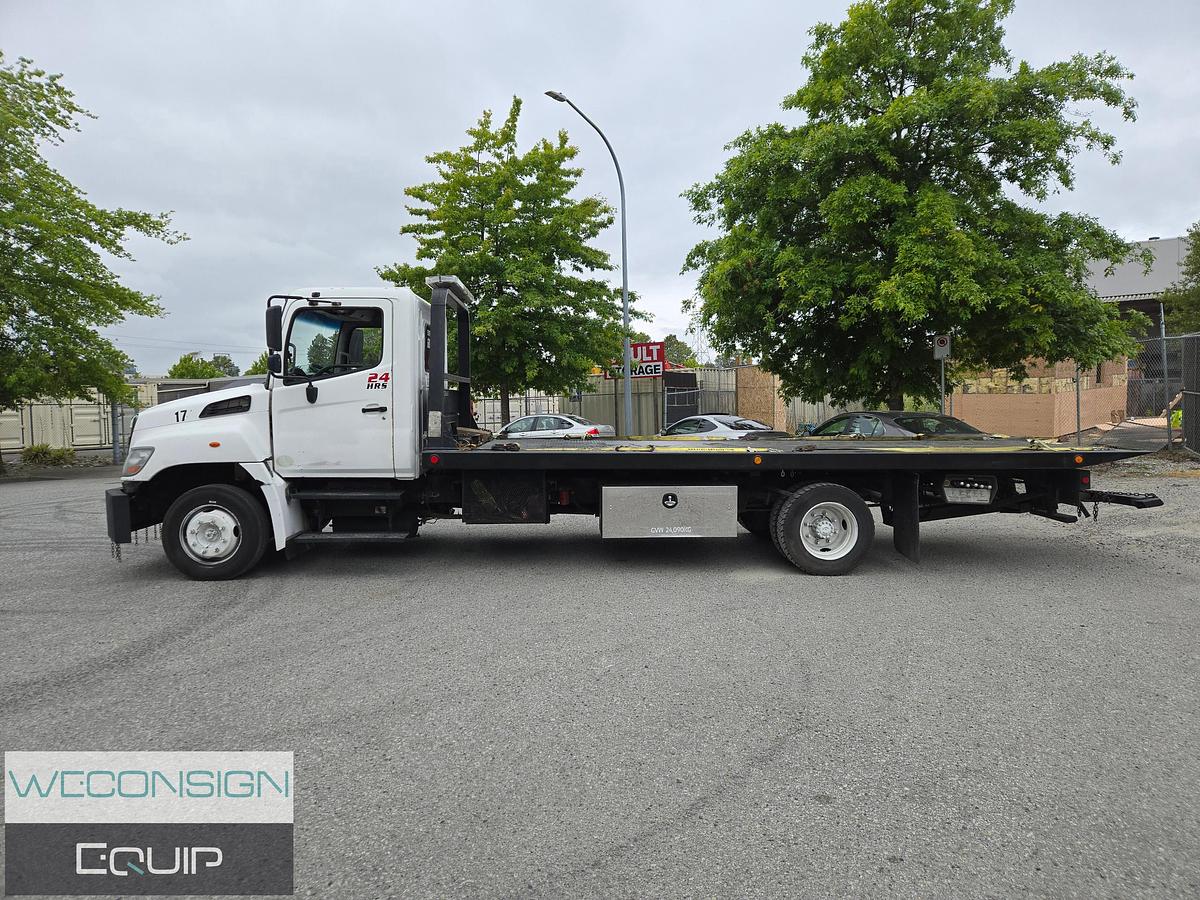 Used 2013 Hino Single Axle Rollback / Tow Truck