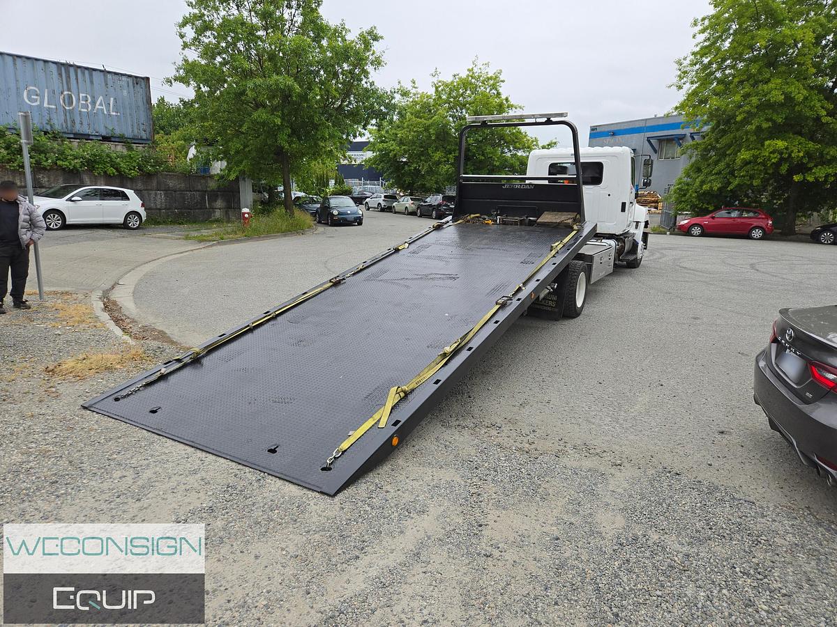 Used 2013 Hino Single Axle Rollback / Tow Truck