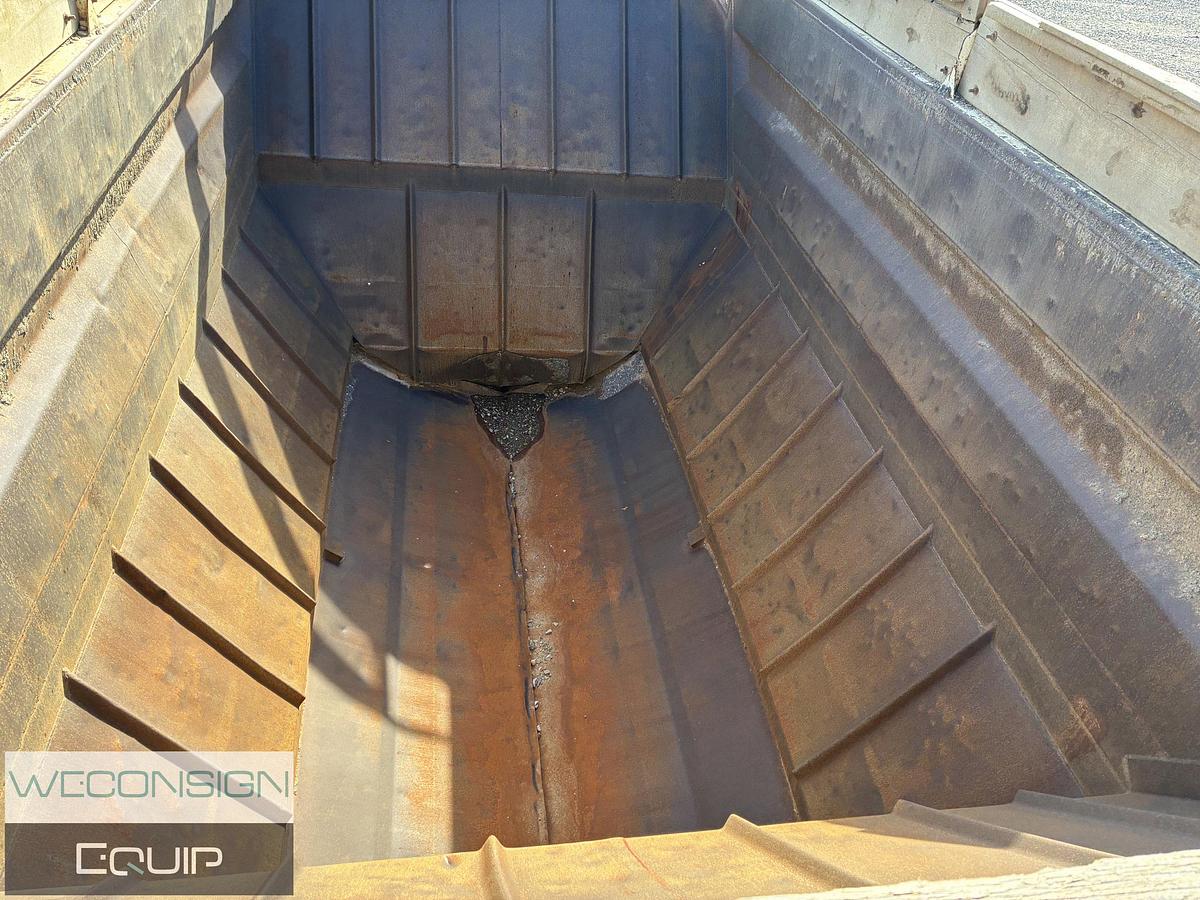 Used 2001 Arnes Belly Dump