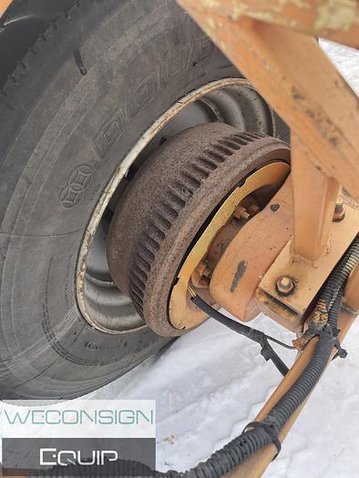 Used 2002 Nissan 2500 – Pavement Marking Vocational Truck