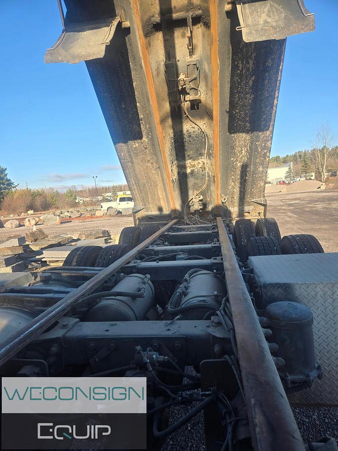 Used 2002 Peterbilt 378 Dump Truck