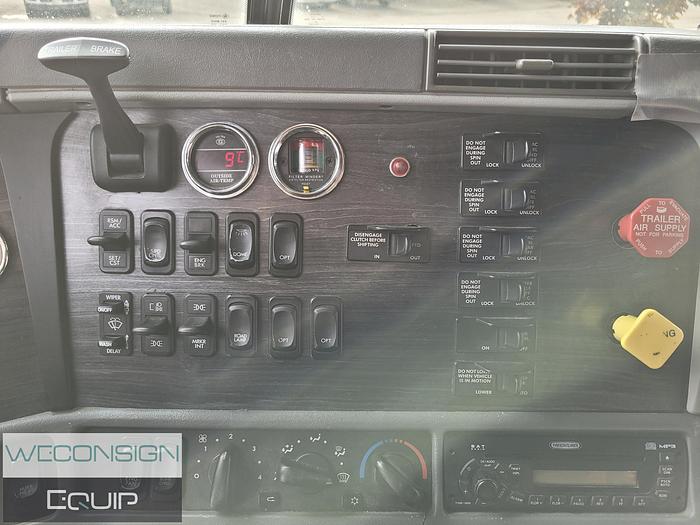 Used 2007 Freightliner Columbia Water/Tank