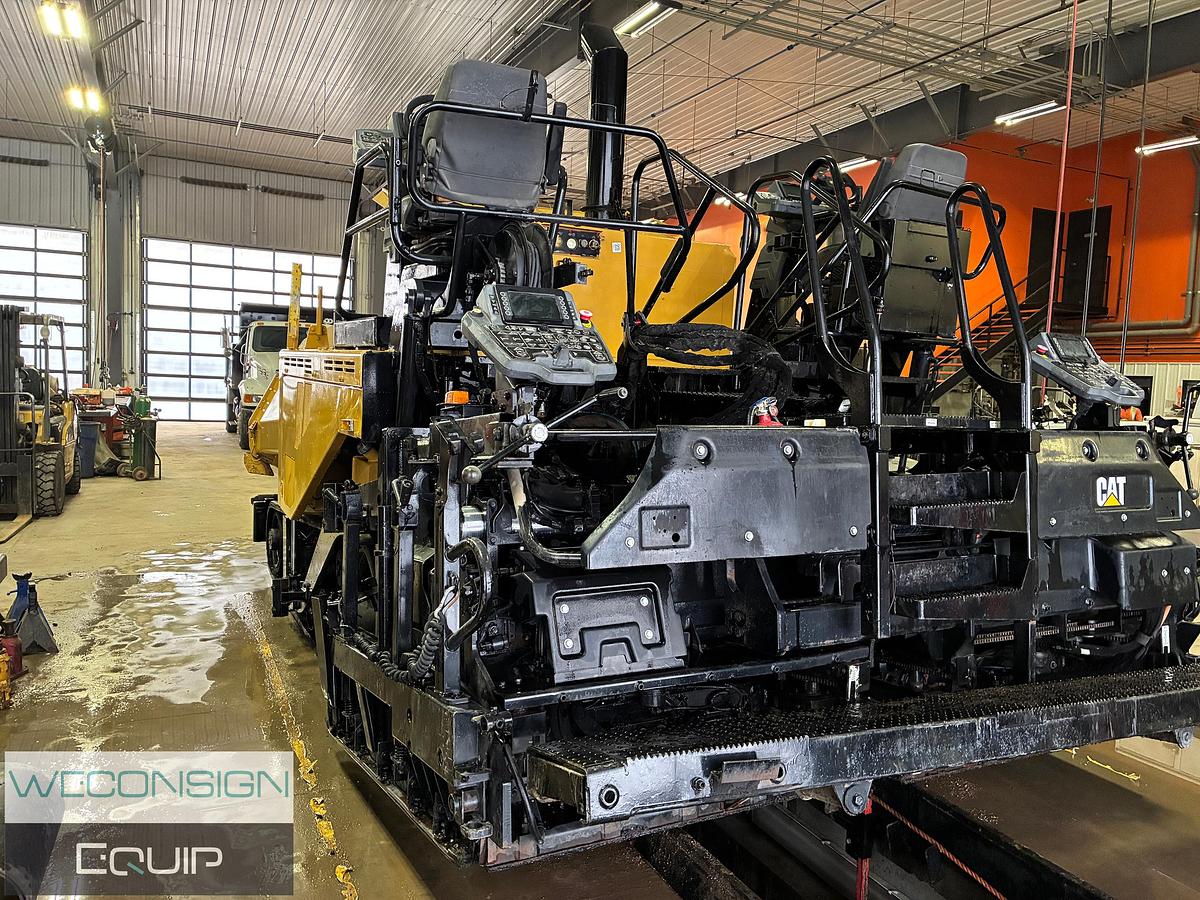 Used 2015 CAT AP 1055F Paver