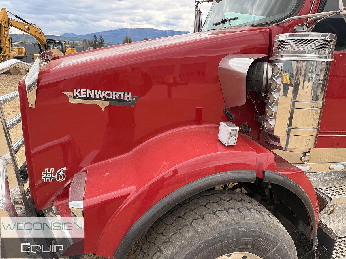 Used 2009 Kenworth T800 Winch Truck