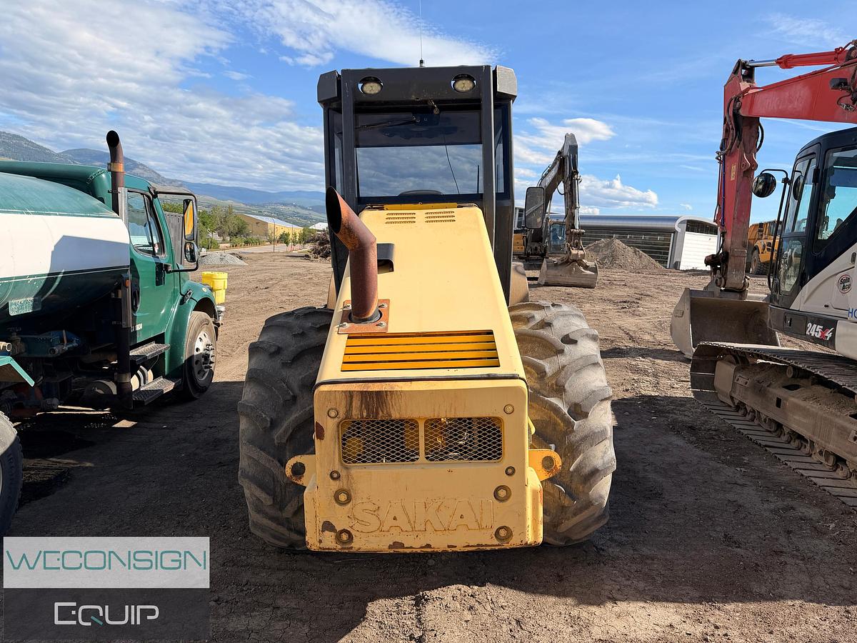 Used 2014 Sakai SV540T 84" Compactor