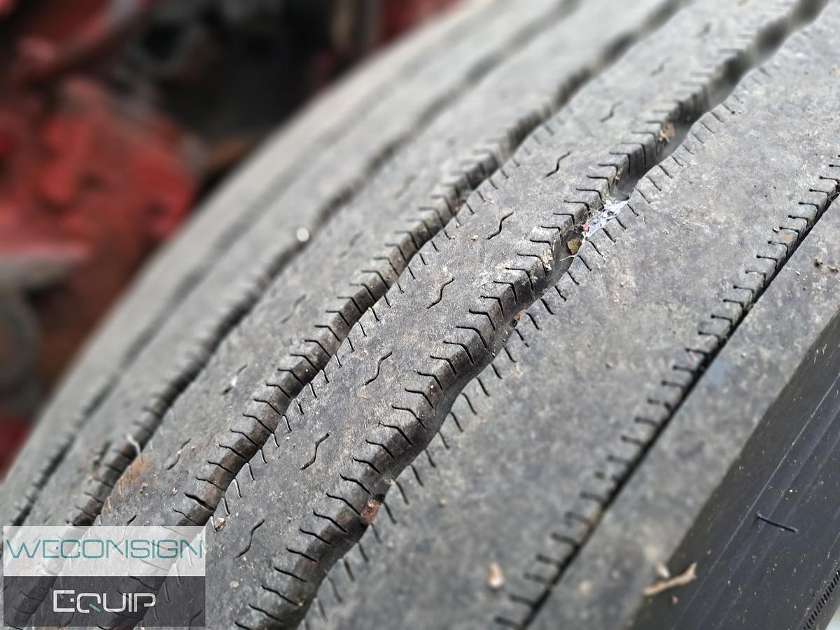 Used 2006 Kenworth W900L Sleeper Tractor